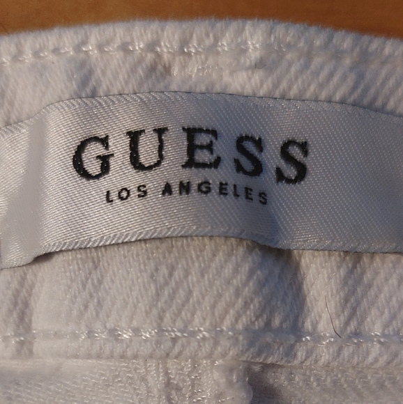 GUESS white denim skirt. - Picture 5 of 6